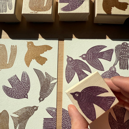 Tampon encreur CHANT COLORÉ boîte mystère