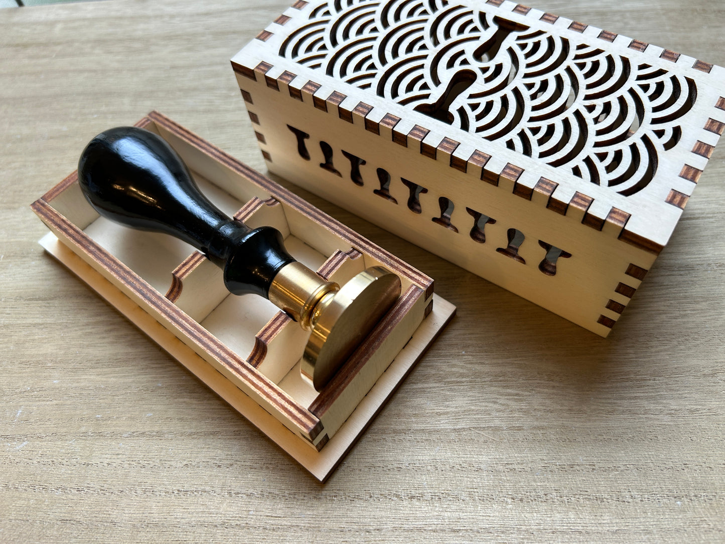 Ecrin Palais de Tokyo pour cachet de cire deluxe