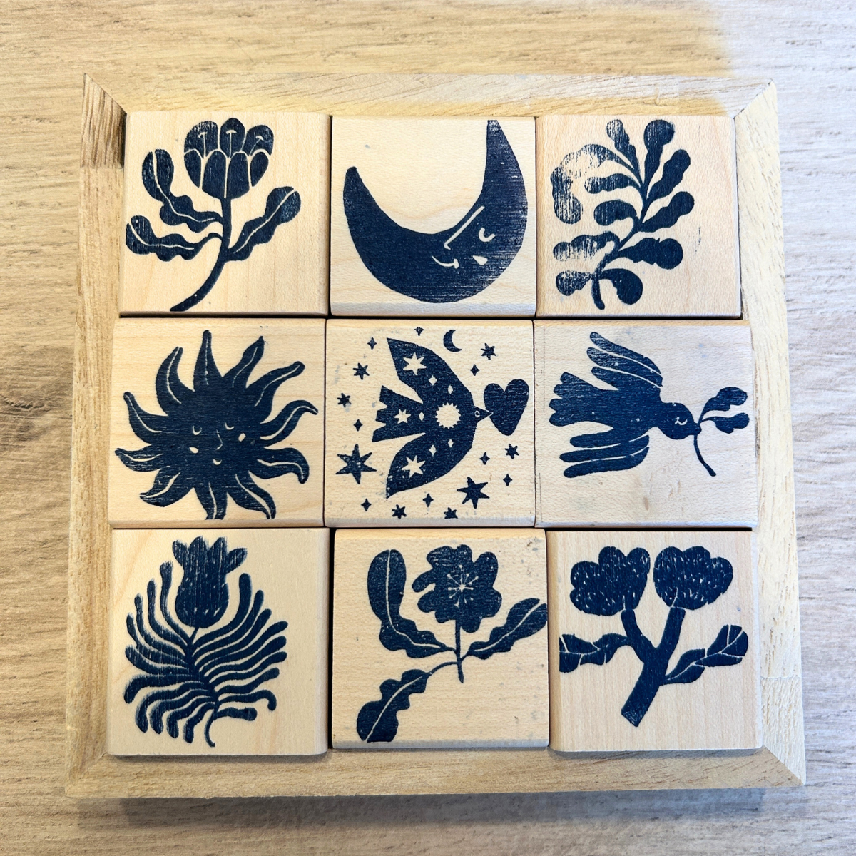 Tampon Rêverie astrale avec oiseaux et fleurs