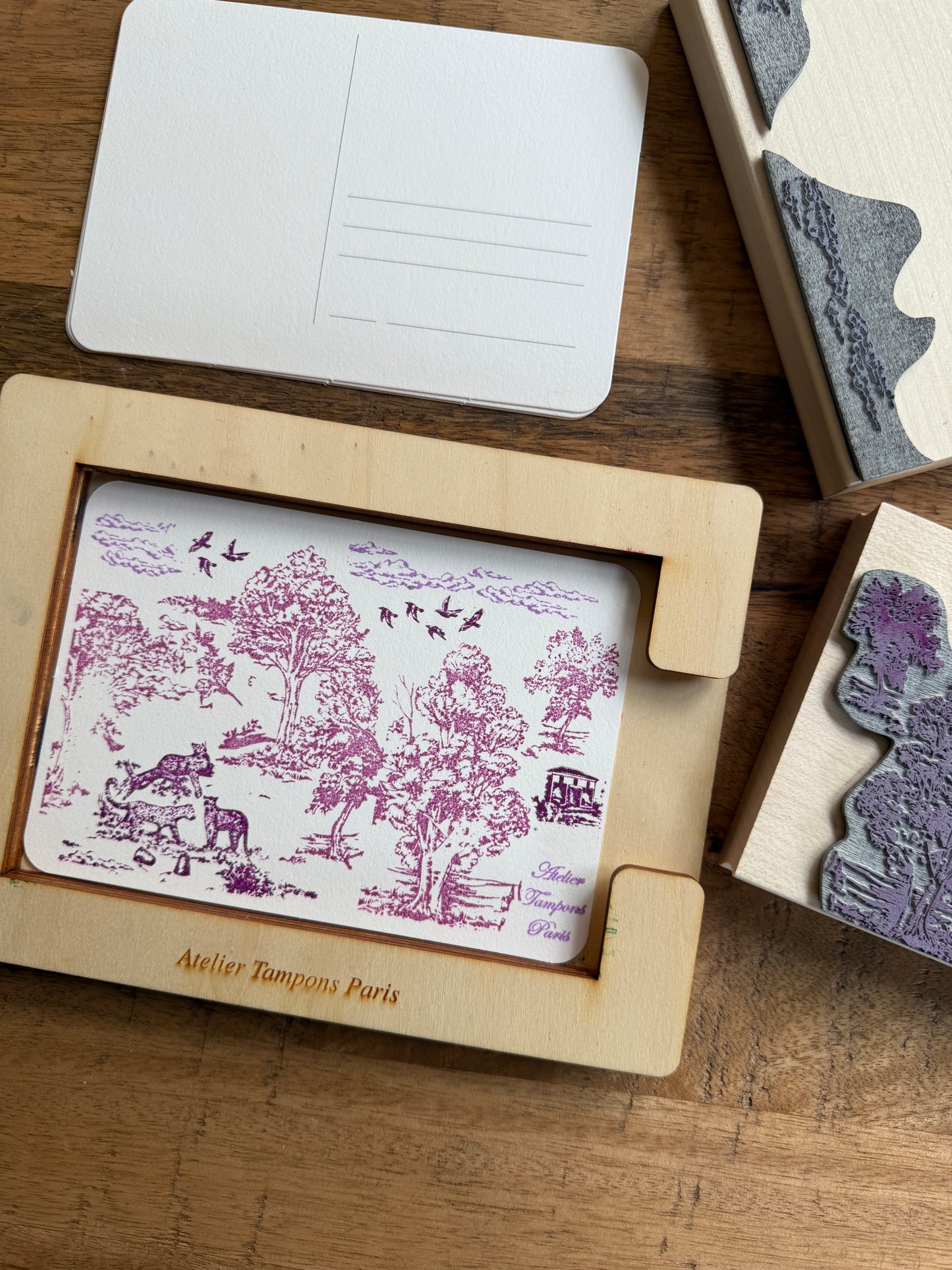 Kit tampons superposition carte postale modèle Toile de Jouy