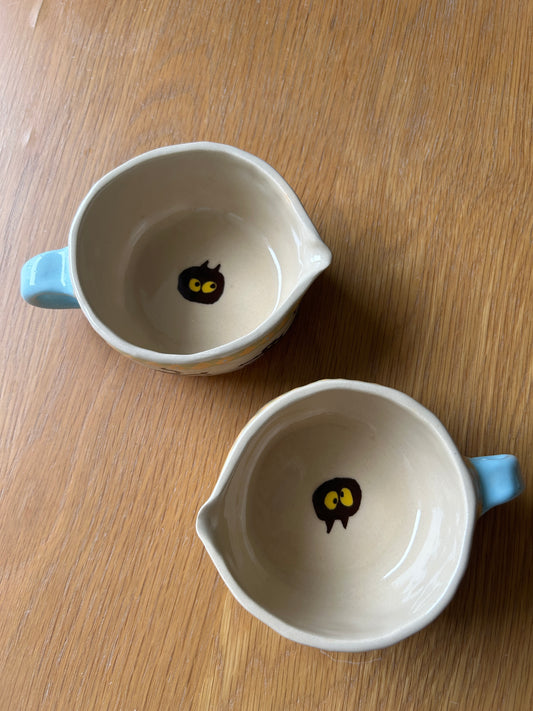 Tasse céramique modelée et peinte à la main – Les aventures de Félix