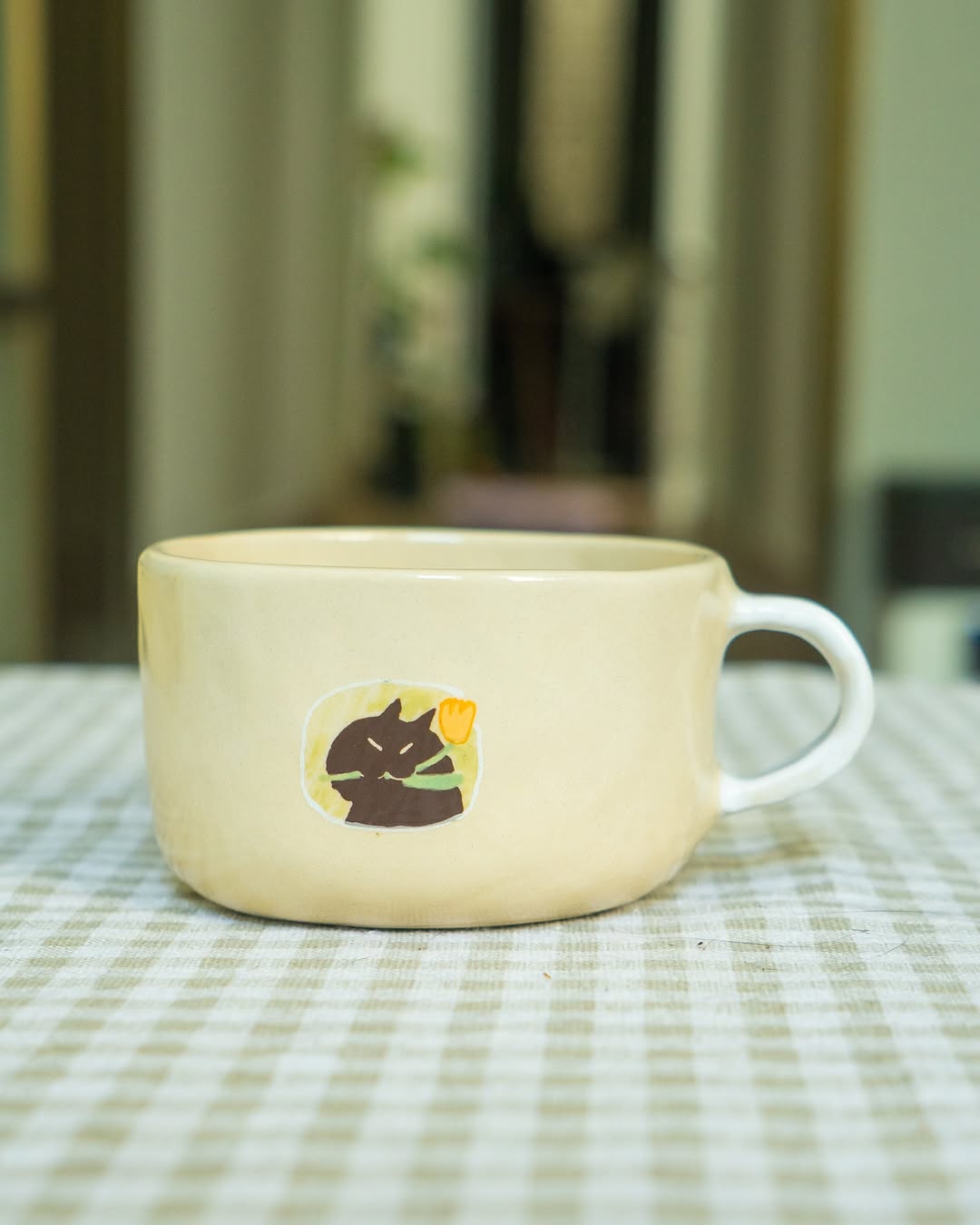 Tasse céramique modelée et peinte à la main – Félix et Goose