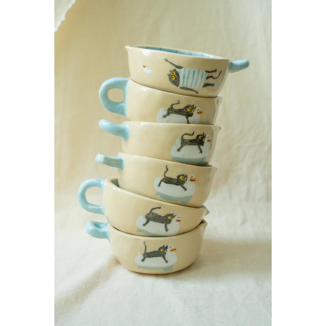 Tasse céramique modelée et peinte à la main – Félix et Goose