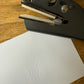 Atelier timbre à sec : dessine ta pince à gaufrer le papier