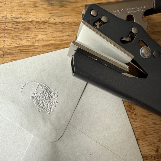 Timbre à sec motif Grigri A26